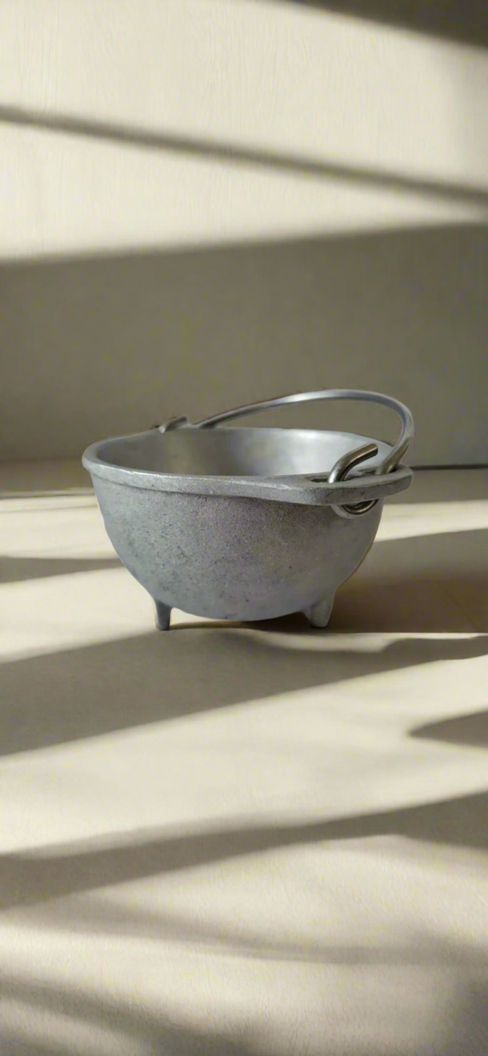 Chodye 3 Pye (Small Three Legged Cauldron)