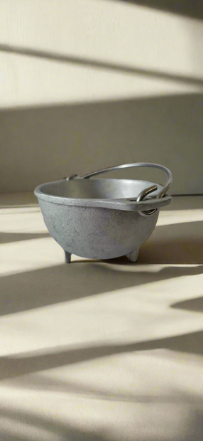 Chodye 3 Pye (Small Three Legged Cauldron)