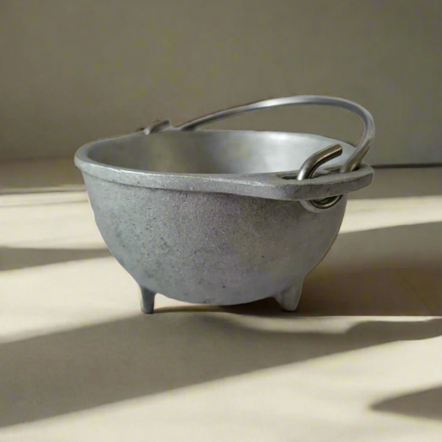 Chodye 3 Pye (Small Three Legged Cauldron)